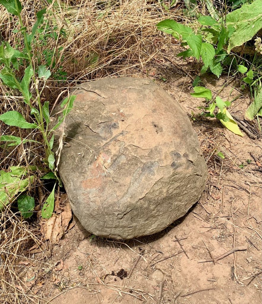 This image has an empty alt attribute; its file name is Spheroidal-Weathering-883x1024.jpg